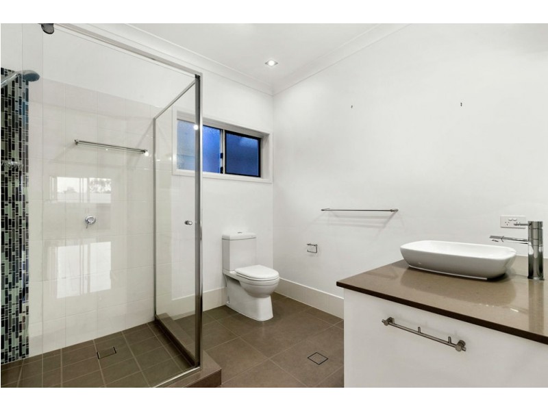 11 Whatmore Place, Manly West QLD 4179
