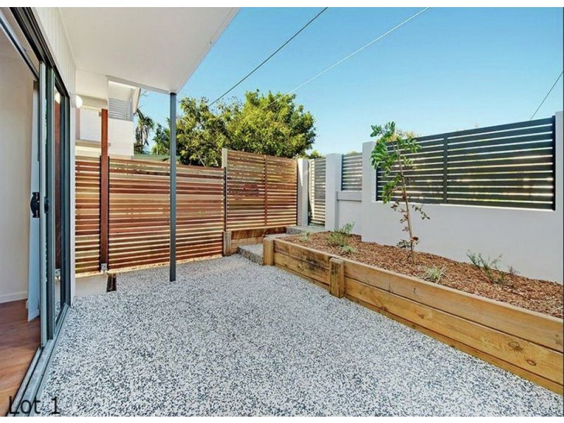 3/7 Worthing St, Wynnum QLD 4178