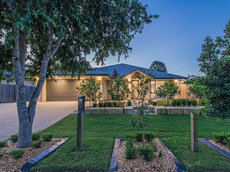 5 Sylvateere Cr, Wakerley QLD 4154