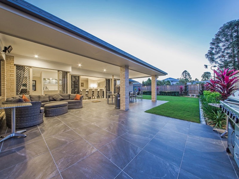 5 Sylvateere Cr, Wakerley QLD 4154