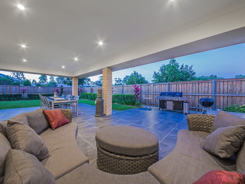 5 Sylvateere Cr, Wakerley QLD 4154