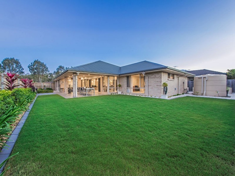 5 Sylvateere Cr, Wakerley QLD 4154