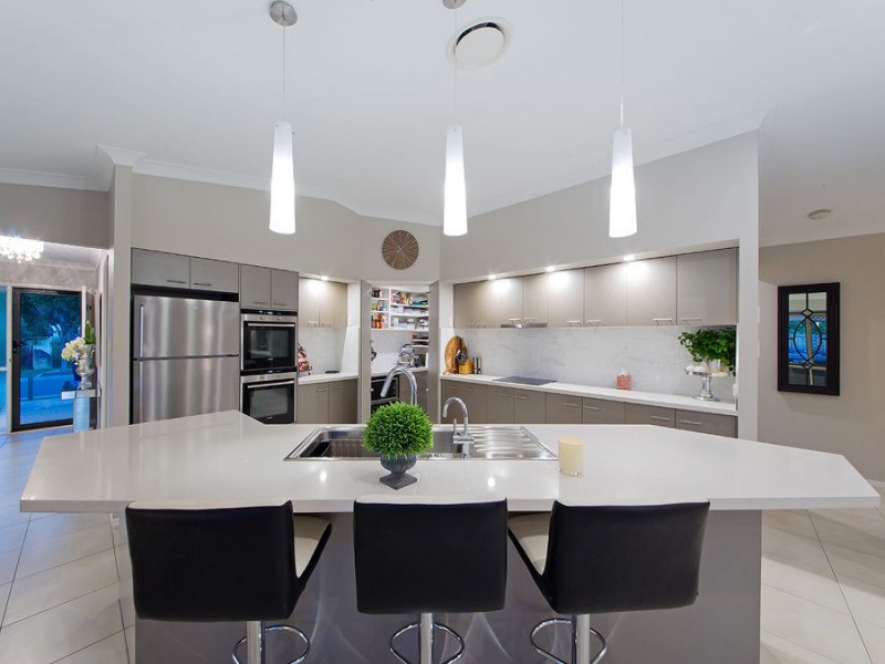 5 Sylvateere Cr, Wakerley QLD 4154