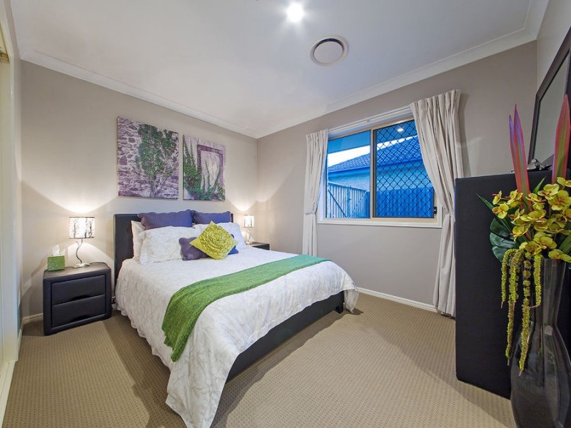 5 Sylvateere Cr, Wakerley QLD 4154