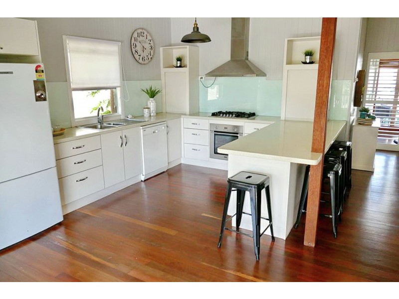 105 Waterview Ave, Wynnum QLD 4178