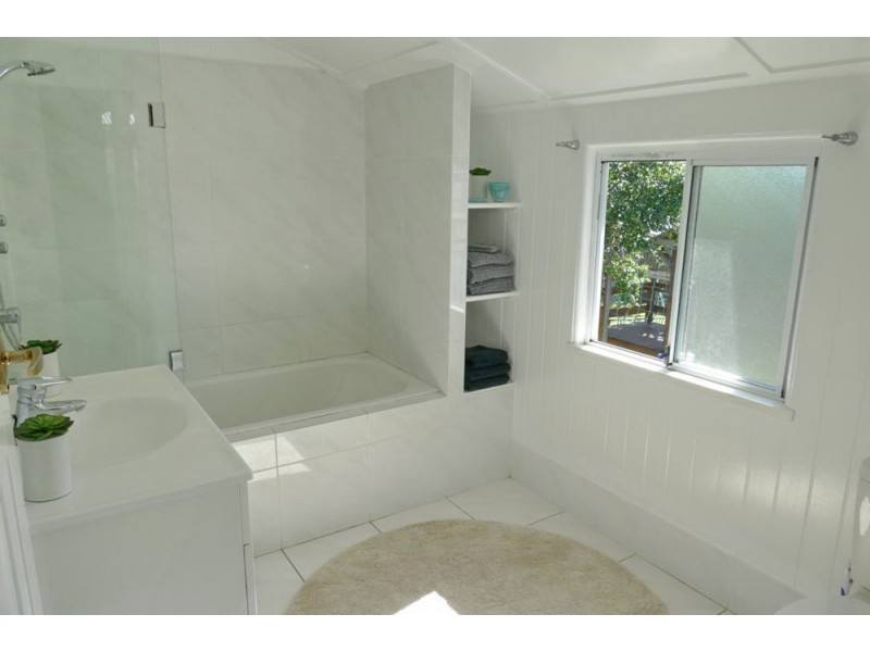 105 Waterview Ave, Wynnum QLD 4178