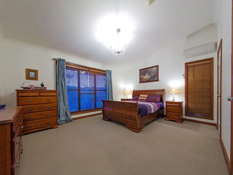 9 Croft Court, Carindale QLD 4152