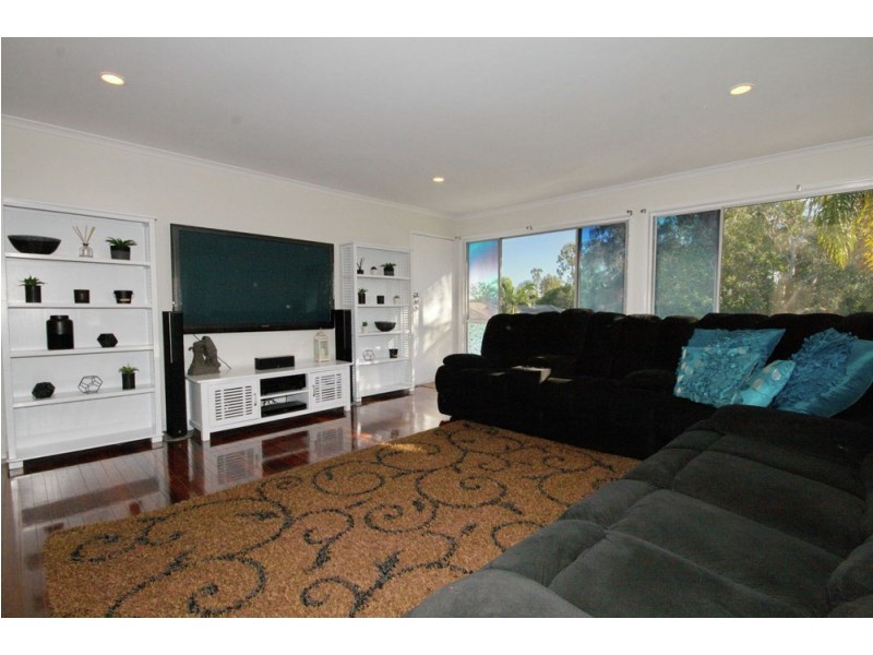 121 Crawford Rd, Wynnum West QLD 4178