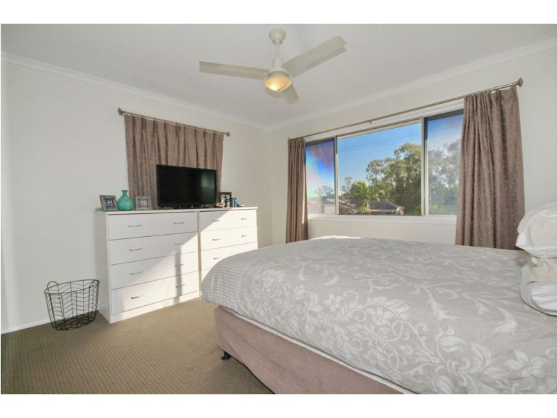121 Crawford Rd, Wynnum West QLD 4178