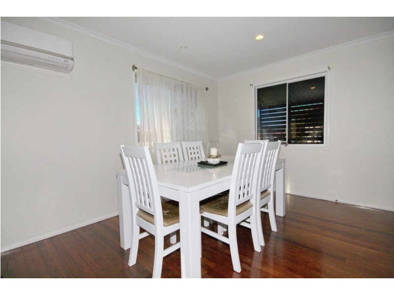 121 Crawford Rd, Wynnum West QLD 4178