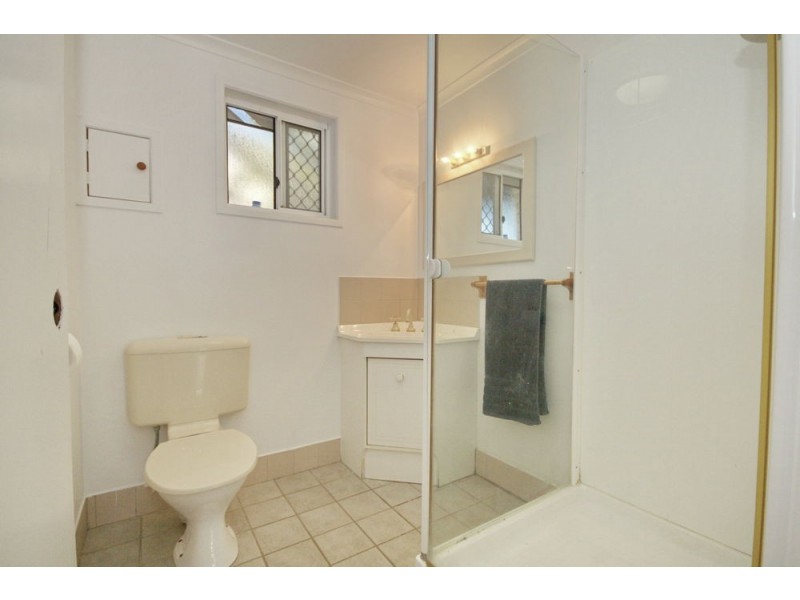 121 Crawford Rd, Wynnum West QLD 4178