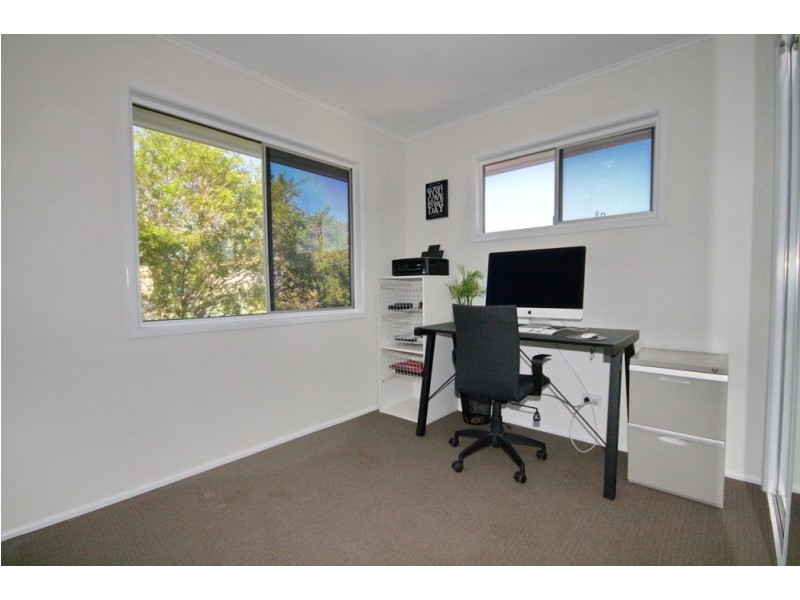 121 Crawford Rd, Wynnum West QLD 4178