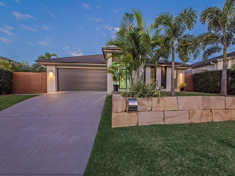 7 Amalia St, Birkdale QLD 4159