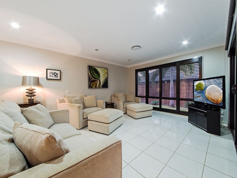 7 Amalia St, Birkdale QLD 4159