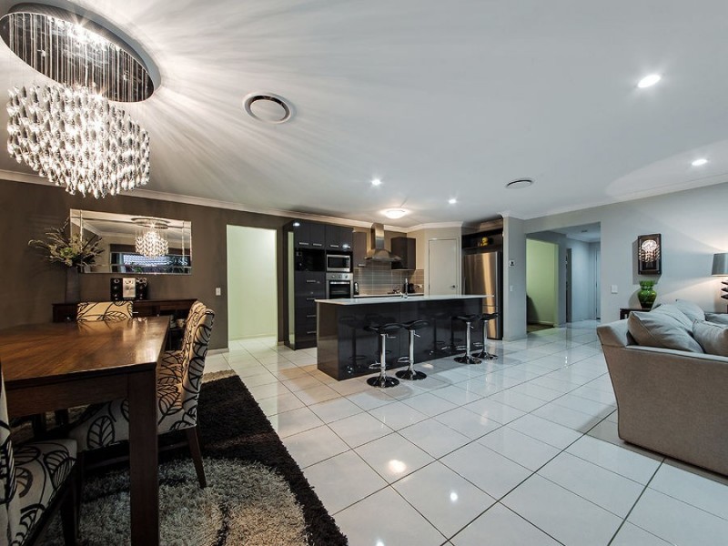 7 Amalia St, Birkdale QLD 4159