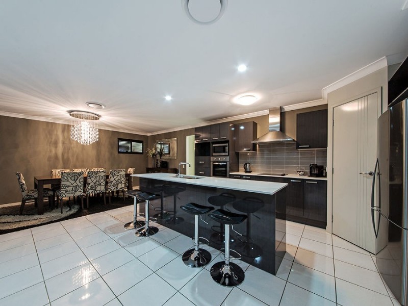7 Amalia St, Birkdale QLD 4159