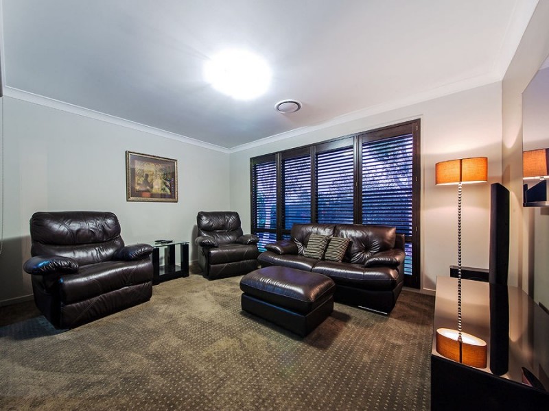 7 Amalia St, Birkdale QLD 4159