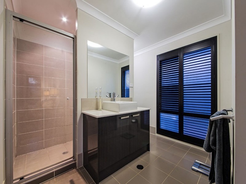 7 Amalia St, Birkdale QLD 4159