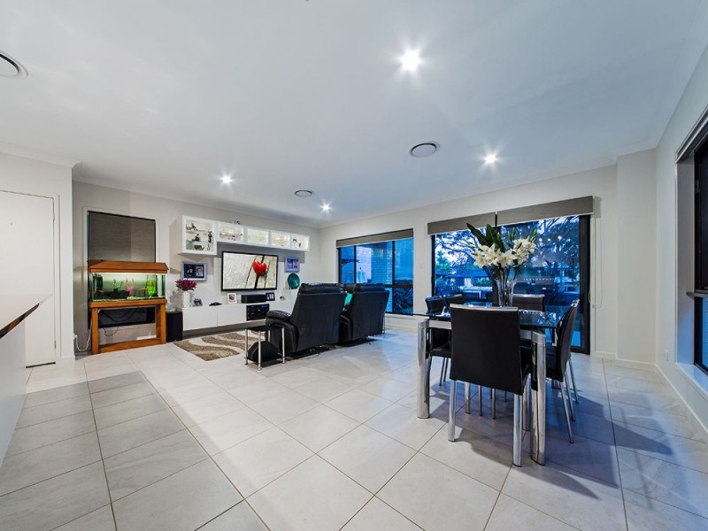 64 Kamarin Street, Manly West QLD 4179