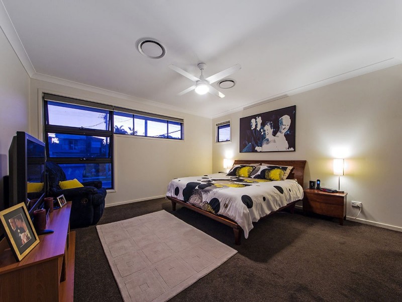 64 Kamarin Street, Manly West QLD 4179