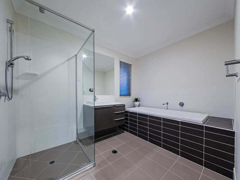64 Kamarin Street, Manly West QLD 4179