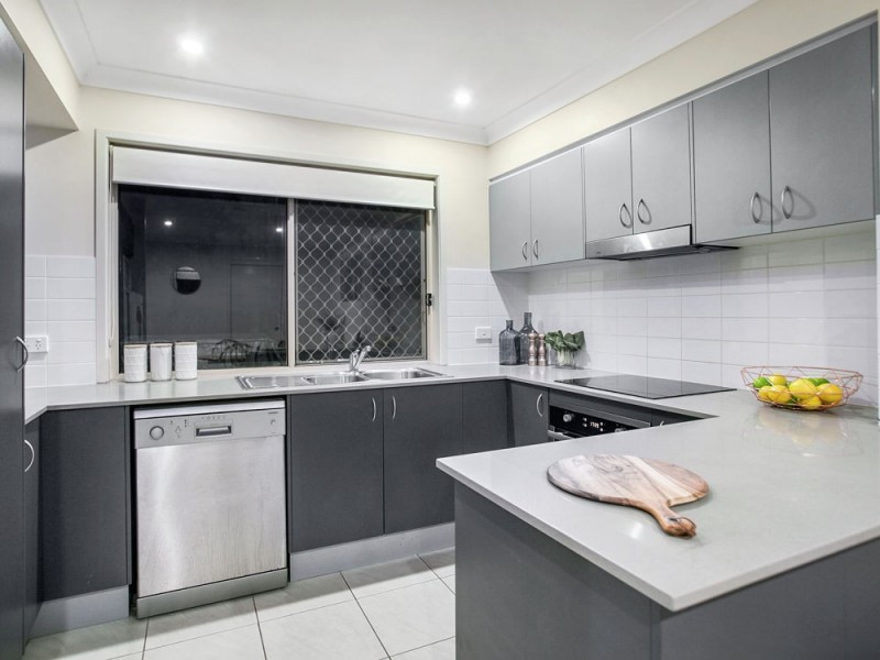 15/10 Tripcony Place, Wakerley QLD 4154