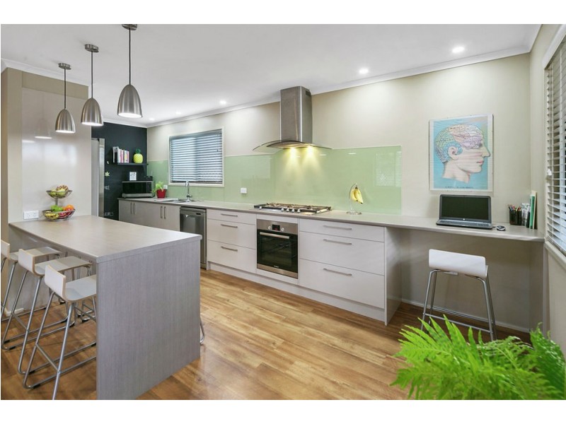 35 Wood Street, Manly QLD 4179