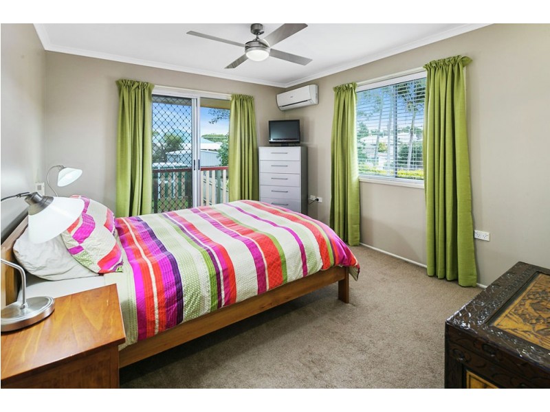 35 Wood Street, Manly QLD 4179