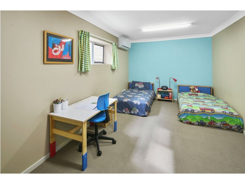 35 Wood Street, Manly QLD 4179