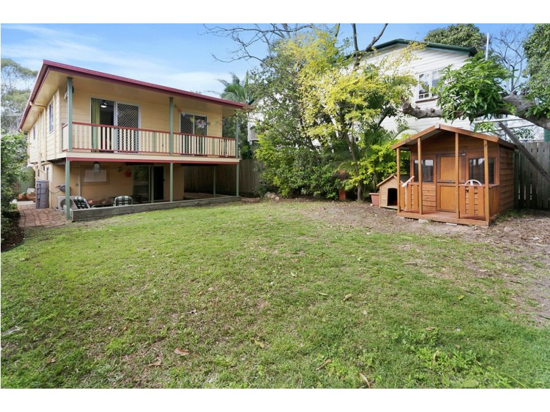 35 Wood Street, Manly QLD 4179