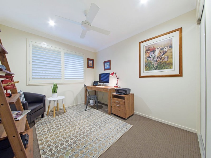 121 Ropley Road, Wynnum West QLD 4178