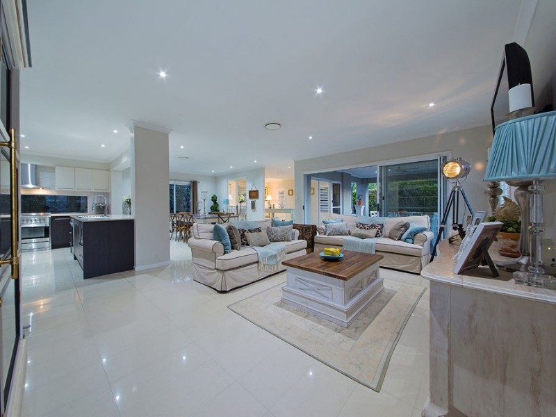 1 Feathertail Pl, Gumdale QLD 4154