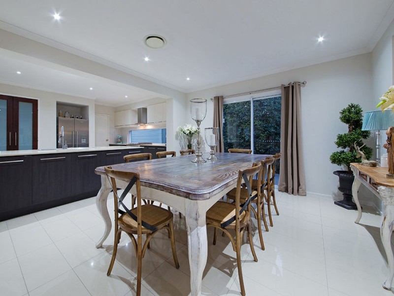 1 Feathertail Pl, Gumdale QLD 4154