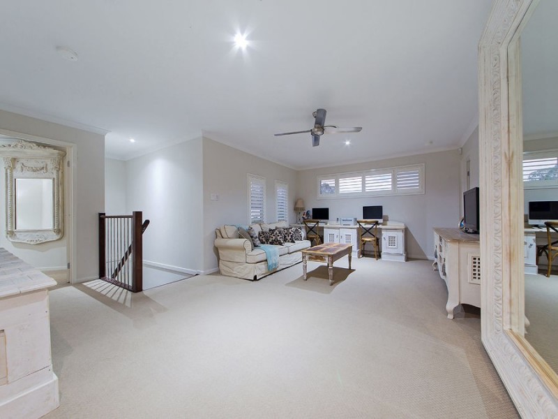 1 Feathertail Pl, Gumdale QLD 4154