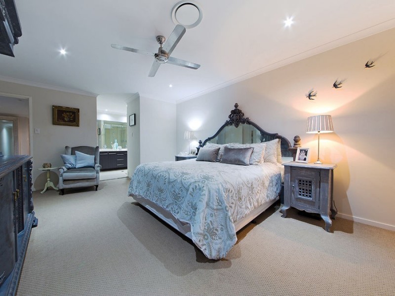 1 Feathertail Pl, Gumdale QLD 4154