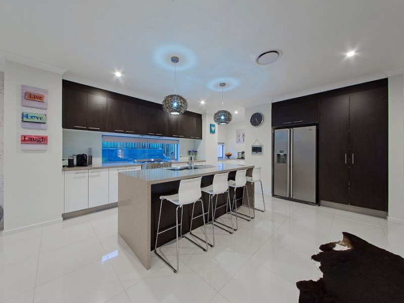 17 Lydia Place, Gumdale QLD 4154