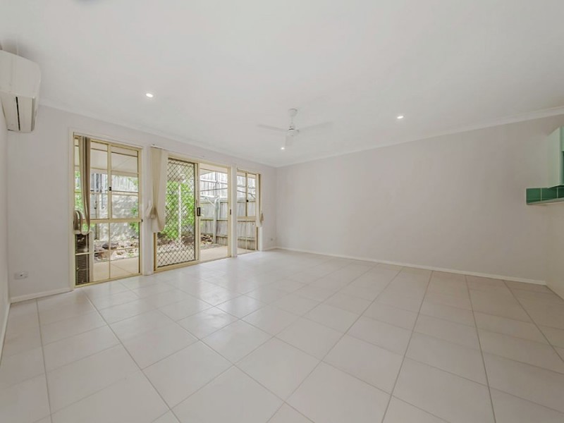 2/1 Belgarah Pl, Carina QLD 4152