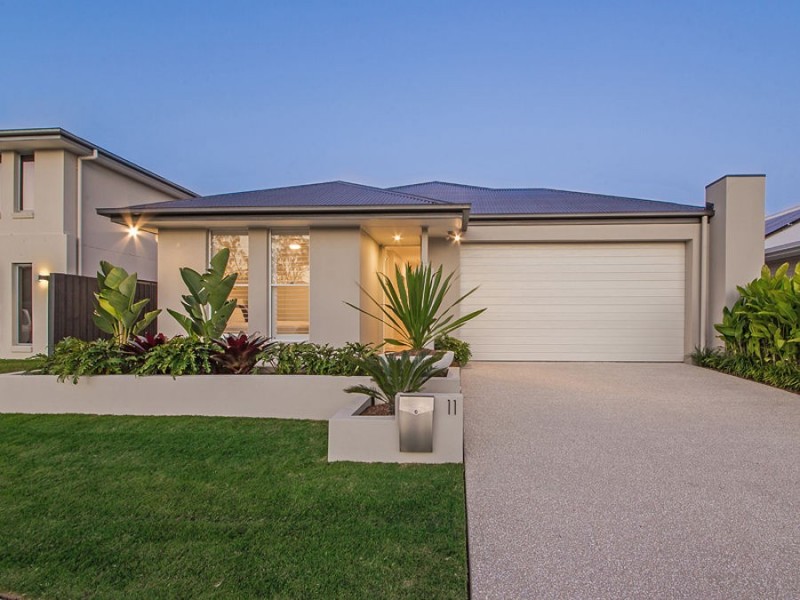 11 Harrogate Place, Gumdale QLD 4154