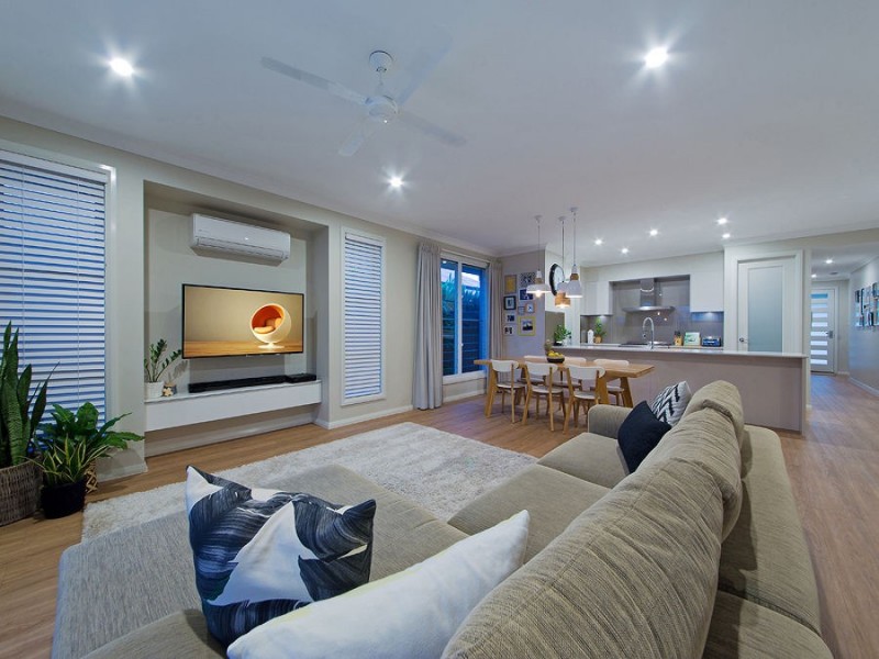 11 Harrogate Place, Gumdale QLD 4154