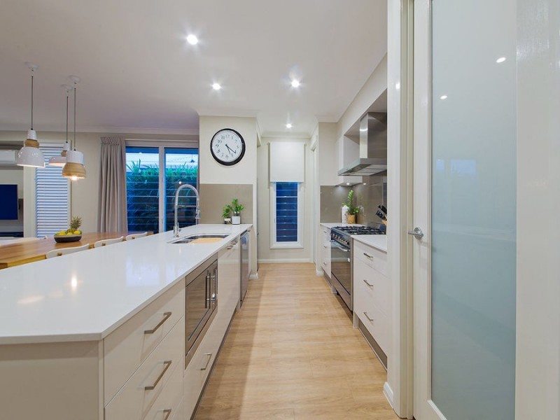 11 Harrogate Place, Gumdale QLD 4154