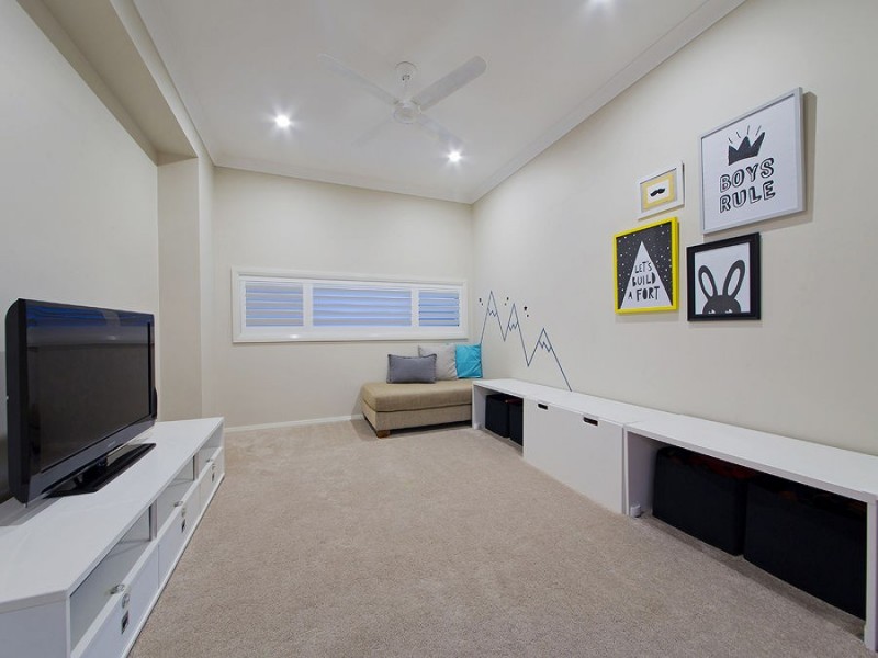 11 Harrogate Place, Gumdale QLD 4154