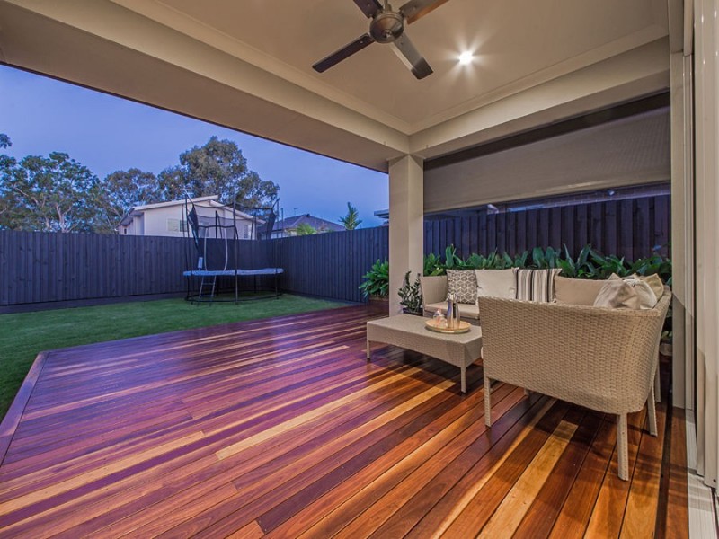 11 Harrogate Place, Gumdale QLD 4154