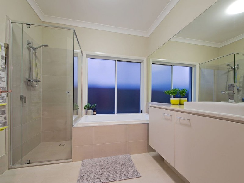 11 Harrogate Place, Gumdale QLD 4154