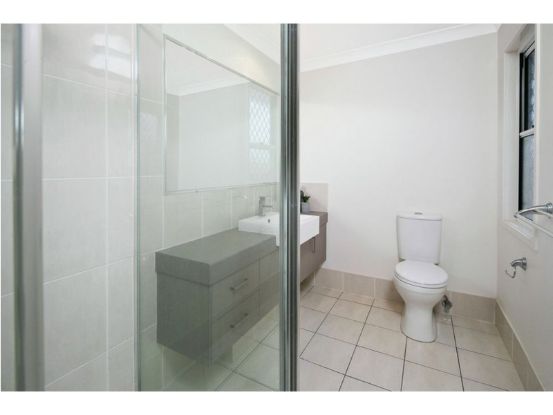 32 Wondall Road, Manly West QLD 4179
