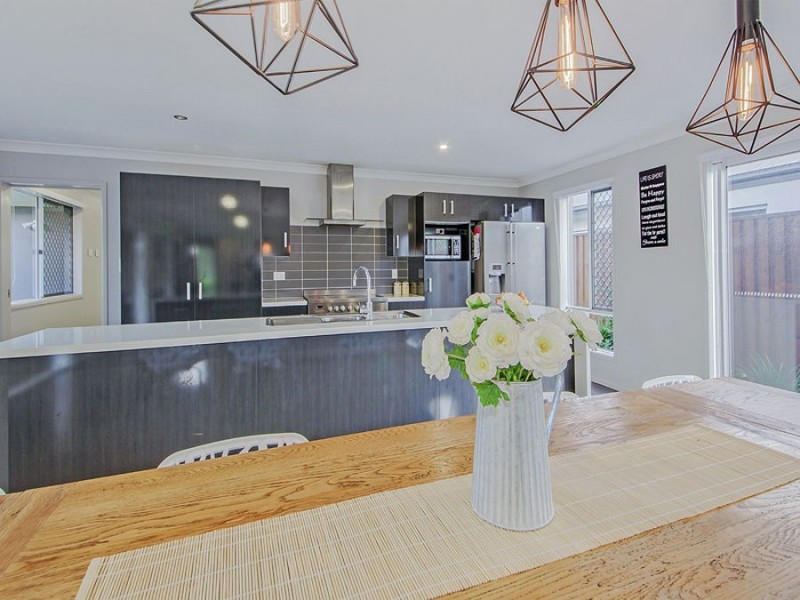 58 Feathertail Place, Wakerley QLD 4154