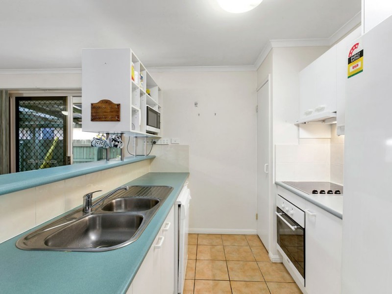 70 Evelyn Road, Wynnum West QLD 4178