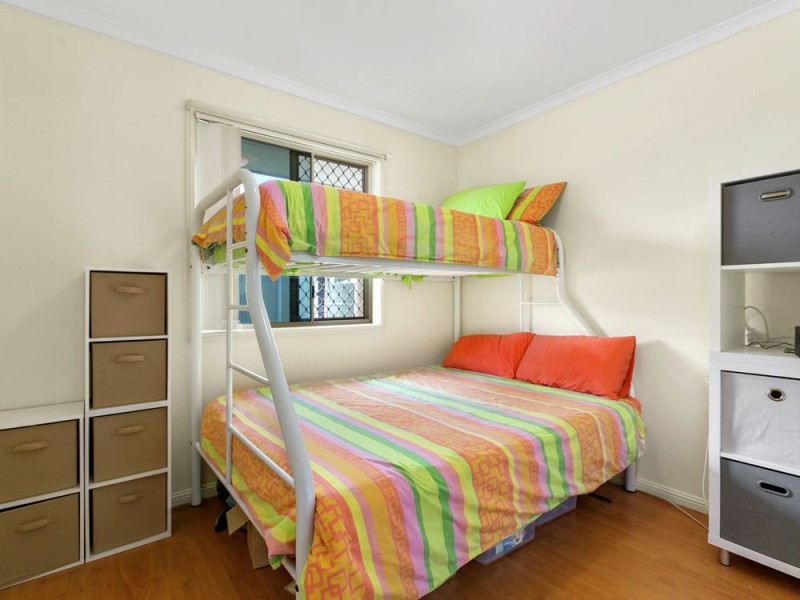 70 Evelyn Road, Wynnum West QLD 4178