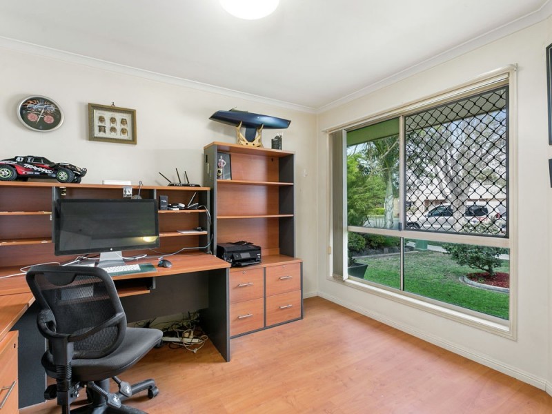 70 Evelyn Road, Wynnum West QLD 4178