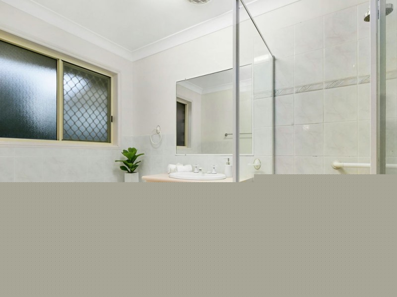 13 Gwynne Street, Wynnum West QLD 4178