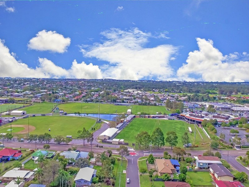 Thorne St, Carina QLD 4152